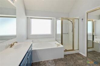 Building Photo - 703 Ivy Ct