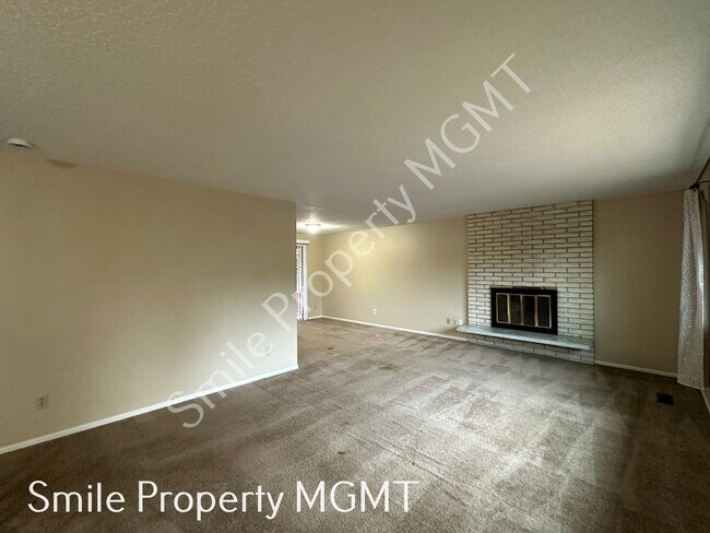 Foto del edificio - 16927 SE Franklin St