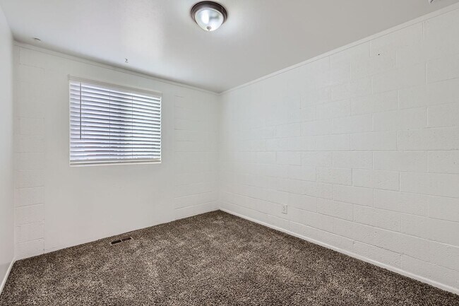 Building Photo - Welcome Home to South Colorado Springs!
