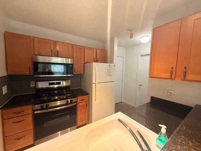 Building Photo - 1511 Graduate Ln