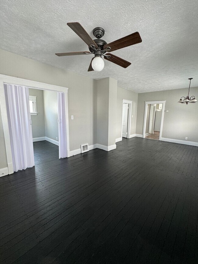 Foto del edificio - 4247 Archwood Ave