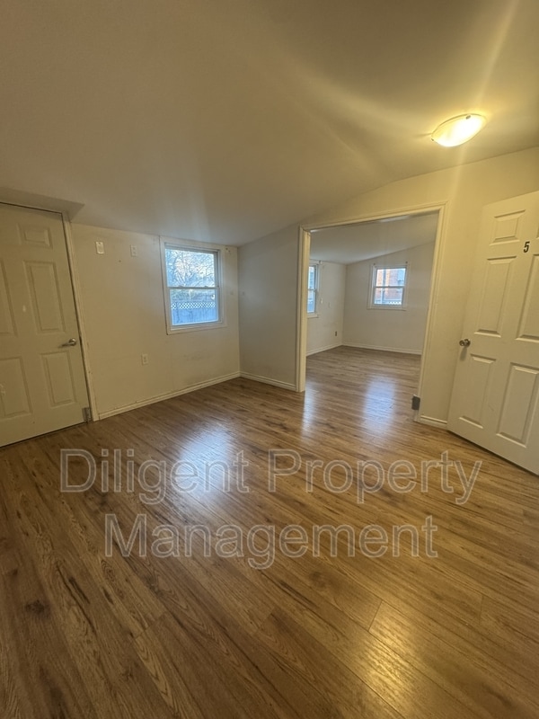 Primary Photo - 612 Romaine St