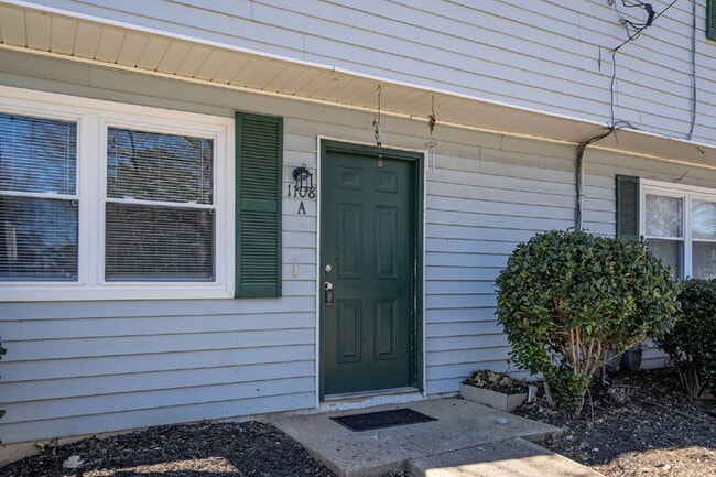 Foto del edificio - 1108 Cousins Rd