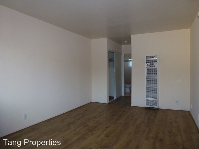 Building Photo - 2800 Nicol Ave