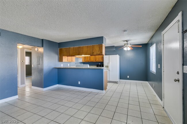 Foto del edificio - 1641 N Lamont St