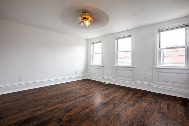 Building Photo - 1810 Larkins Way