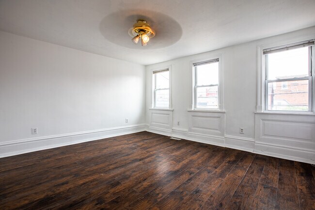 Foto del edificio - 1810 Larkins Way