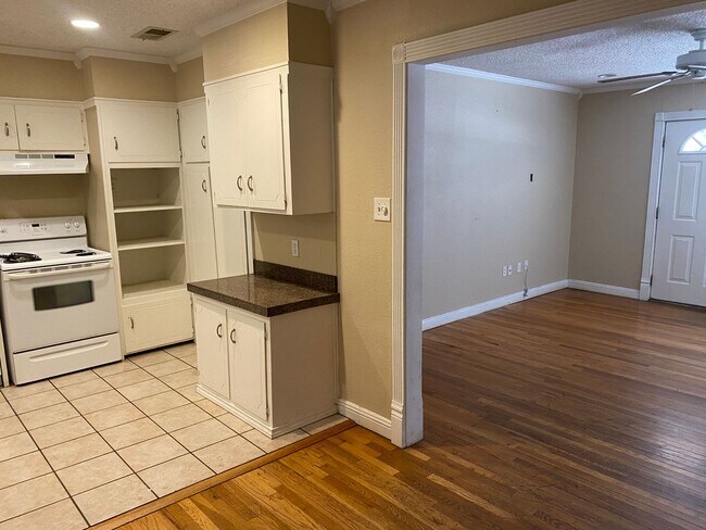 Foto del edificio - Pre-Leasing 3 bed 2 bath Move In Ready! Close to Texas Tech!!