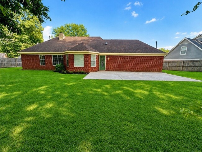 Photo - 3211 Shadow Green Ln (Lakeland, TN) House