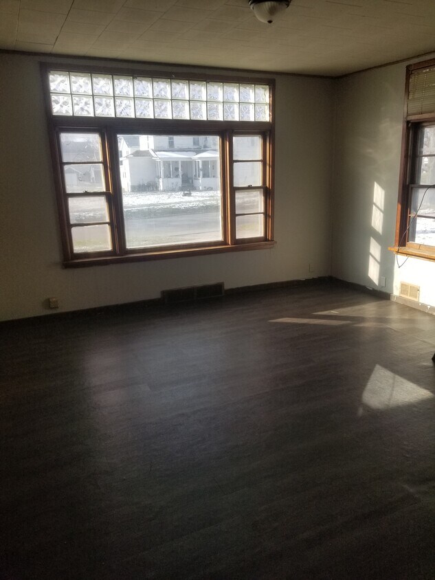 724 East St Unit 1, Grinnell, IA 50112 Apartments in Grinnell, IA