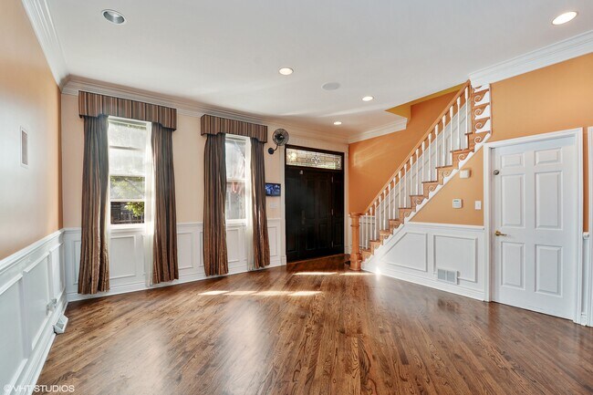 Living Room - 1642 W Pierce Ave