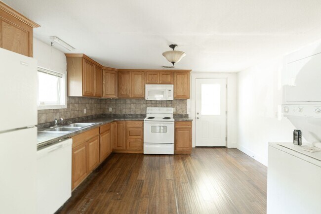 Foto del edificio - 2 Bed 1 Bath Central Columbia
