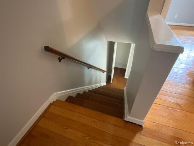 Building Photo - 3858 Brewster St
