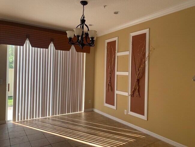 Foto del edificio - 4896 Fiorazante Ave