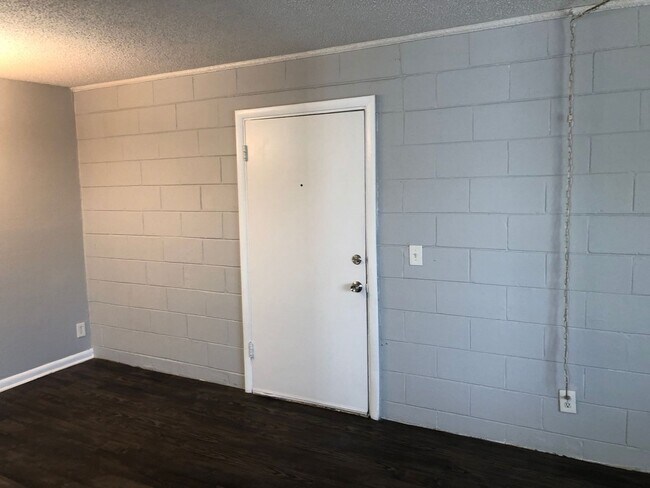 Foto del edificio - 1B/1B 2nd floor property available for rent in Jacksonville Beach