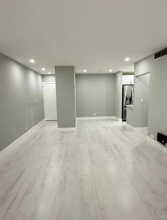 Building Photo - 2191 NE 68th St