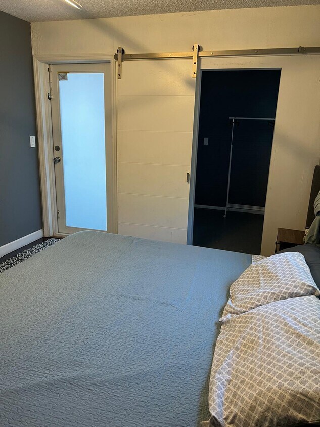 Building Photo - 921 Orange Isle