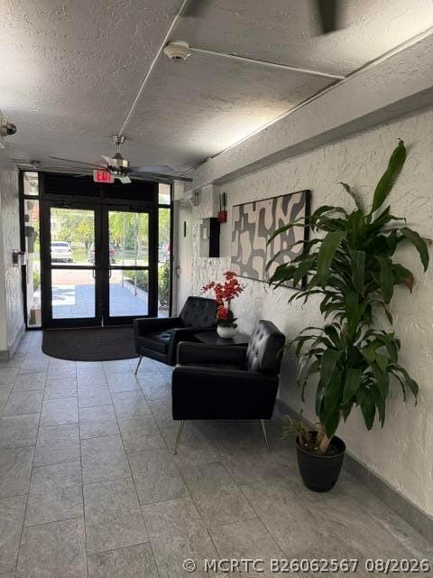 Building Photo - 250 Jacaranda Dr