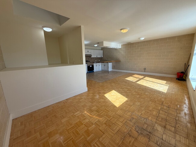Foto del edificio - 5807-5811 32nd Ave