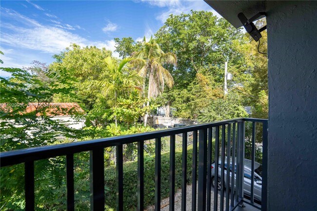 Foto del edificio - 465 NE 59th St