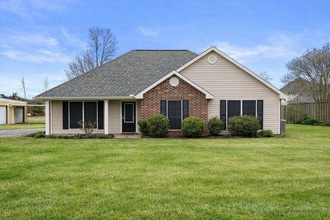 Building Photo - 4607 W Prien Lake Rd