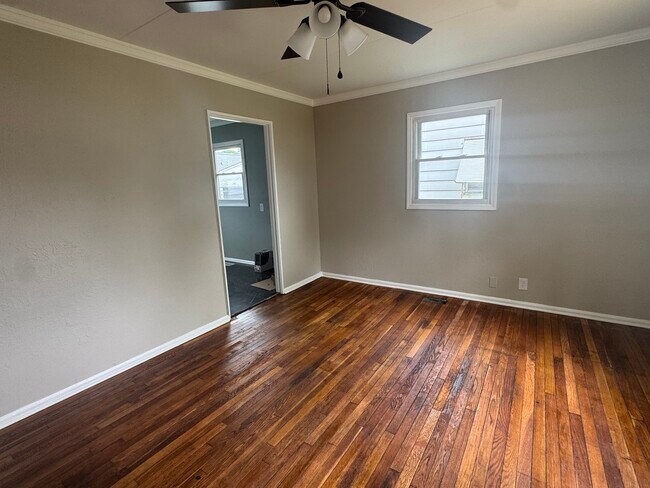 Foto del edificio - 1420 W Jackson St