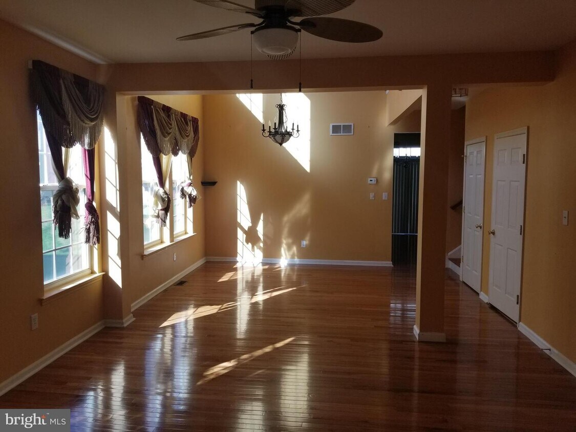 Foto principal - 409 Ruby Rd