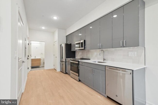 Building Photo - 245 N 12th St