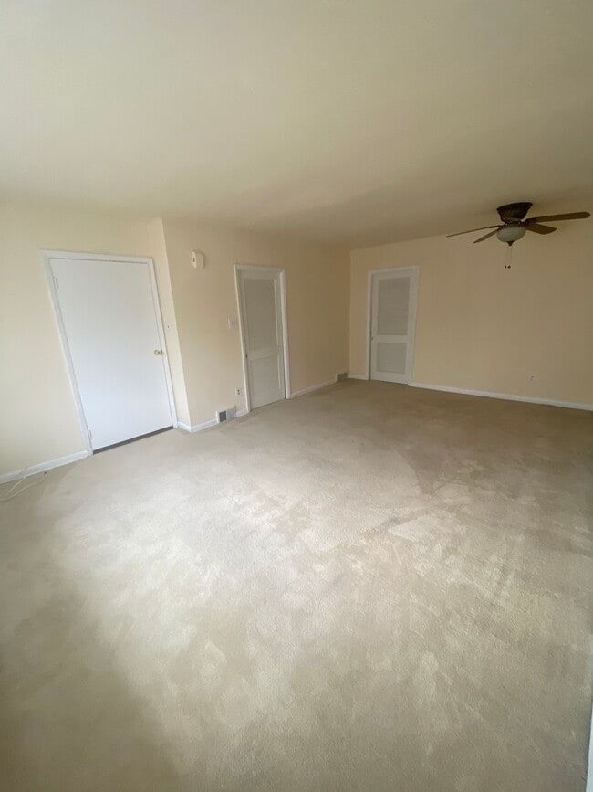 235 S Park Way Unit 2, Broomall, PA 19008 Condo for Rent in Broomall