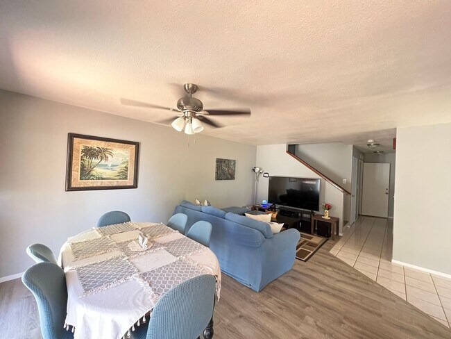 Foto del edificio - 4br/2.5ba in Maili w/enclosed yard & solar...