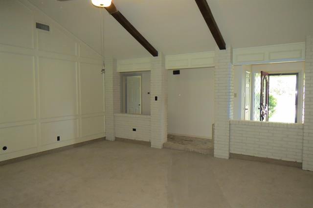 Building Photo - 613 Suellen Cir