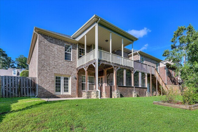 Building Photo - 1661 Jamestown Ave