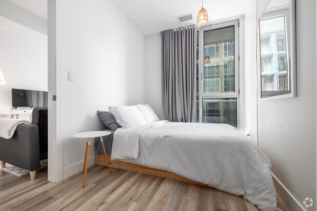 2BR, 1BA - 682 SF - First Bedroom - Stanbrooke