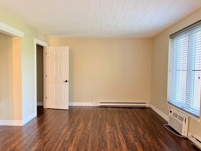 Building Photo - 6588 Thornberry Crescent