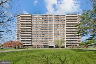 Building Photo - 1407 Barclay Towers