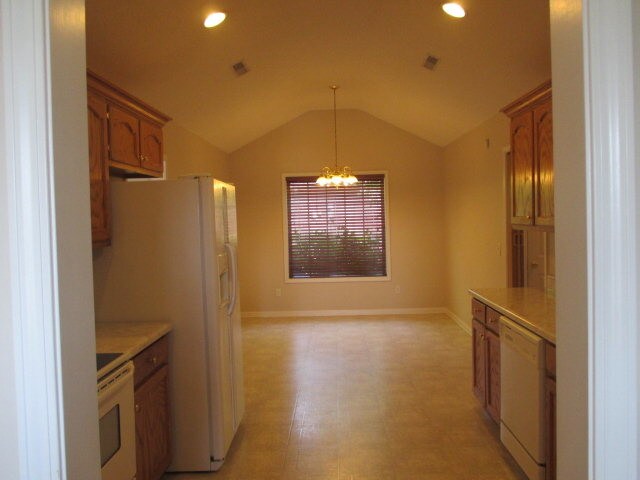 Building Photo - 5025 Knollwood Dr