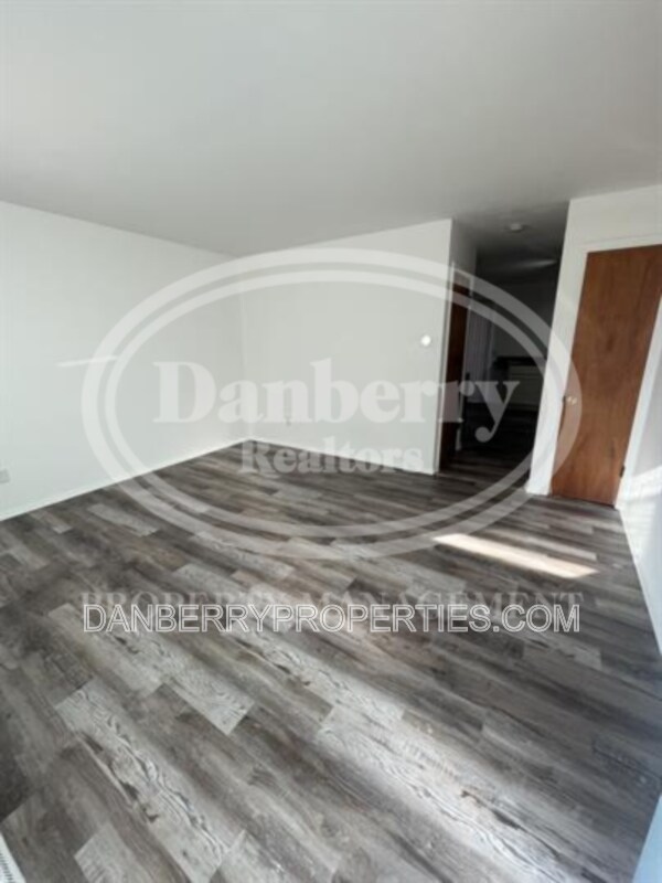 Foto del edificio - 3031 Douglas Rd