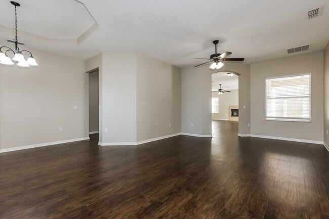 Building Photo - 3677 Sandhill Crane Dr