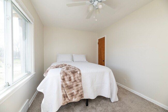 Building Photo - Three Bedroom Home in Kalamazoo