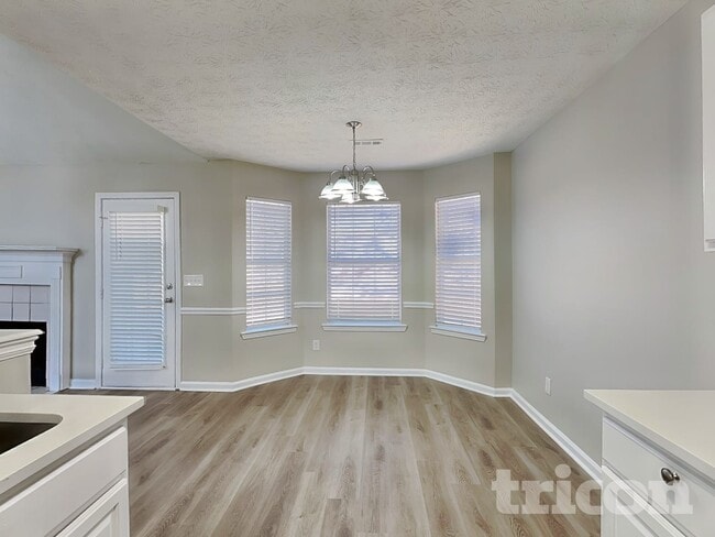 Building Photo - 1002 Mark Trail