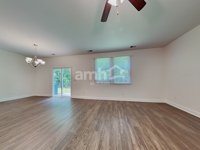 Building Photo - 125 Thatchet Drive