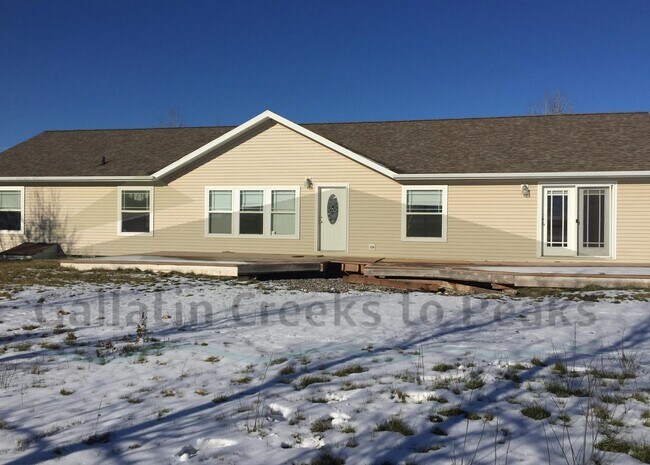 Foto del edificio - 4 Bedroom 2 Bathroom Rabel Lane Home