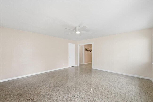Foto del edificio - 1614 NE 7th St