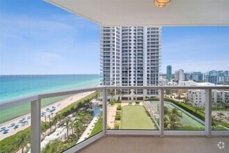 Building Photo - 6423 Collins Ave