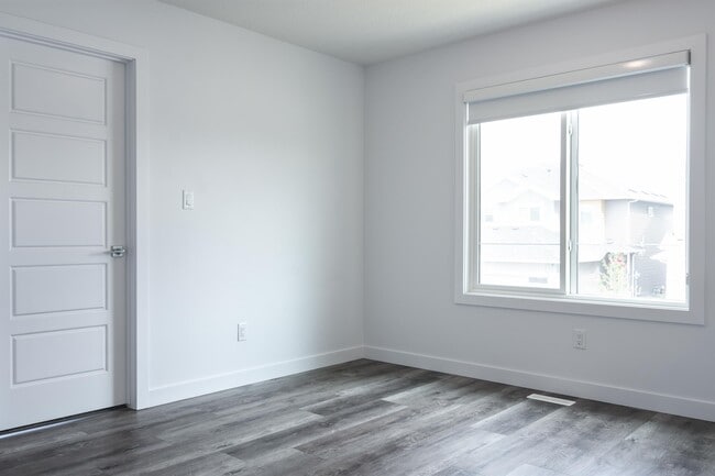 Building Photo - 6548-65175 175 Ave NW