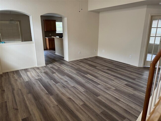 Foto del edificio - 501 Grey Feather Ct