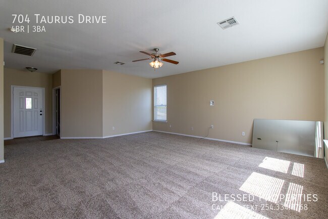 Building Photo - 704 Taurus Dr