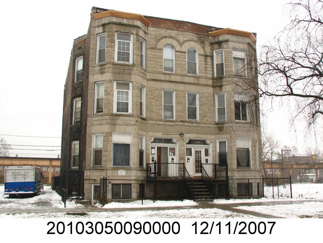 Primary Photo - 5147 S Prairie Ave