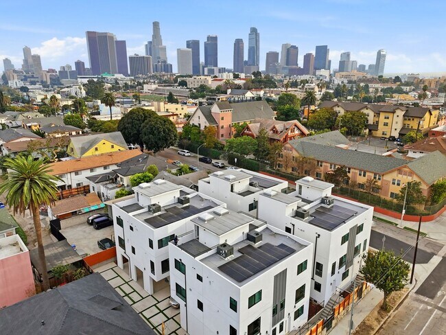 Foto del edificio - 1656 Rockwood St
