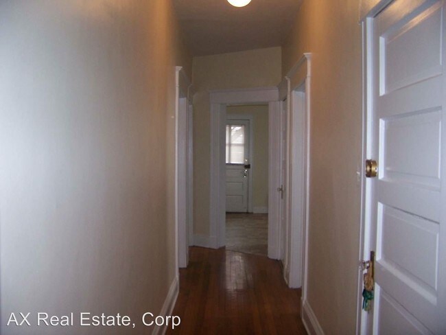 Foto del edificio - 2 br, 1 bath Apartment - 74 Lake Ave